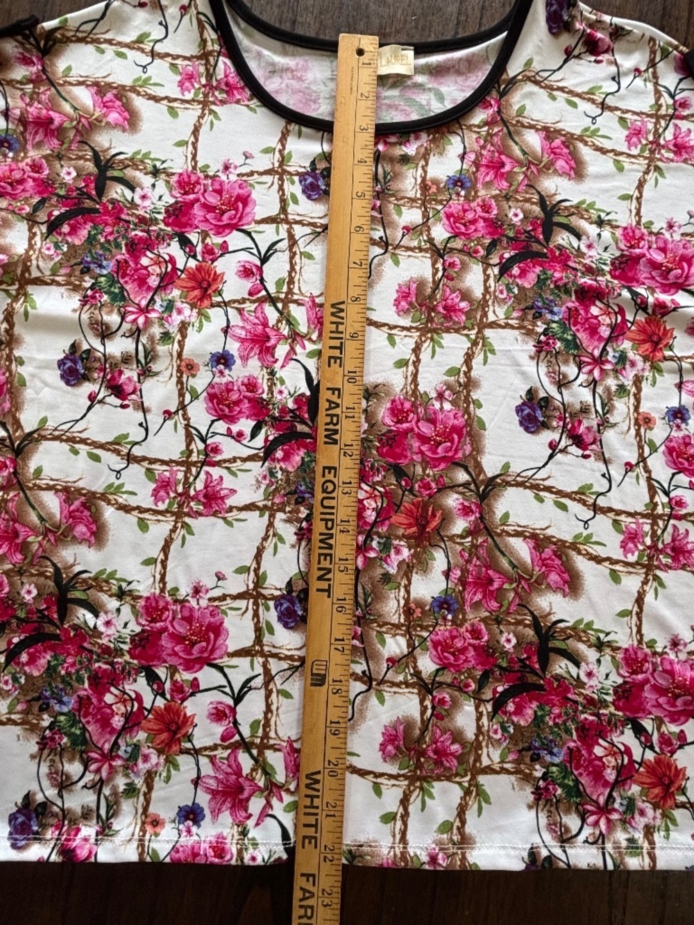 Lucy & Laurel made in Canada floral print t-shirt tab sleeves size XL - Picture 12 of 12